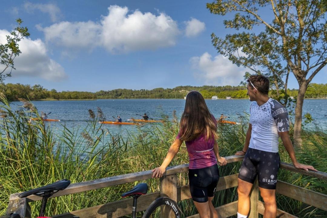 Camping Bungalow El Llac De Banyoles Porqueres Exteriör bild